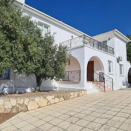 Villa With Spectacular Sea Views, Private Pool, Gardens & Parking
