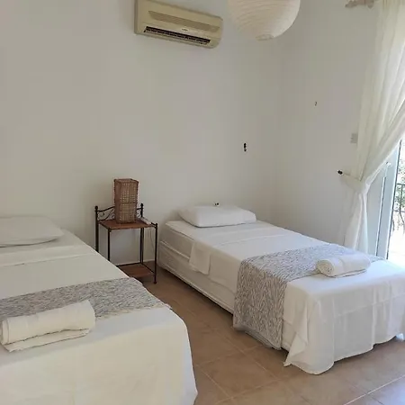With Spectacular Sea Views, Private Pool, Gardens & Parking *